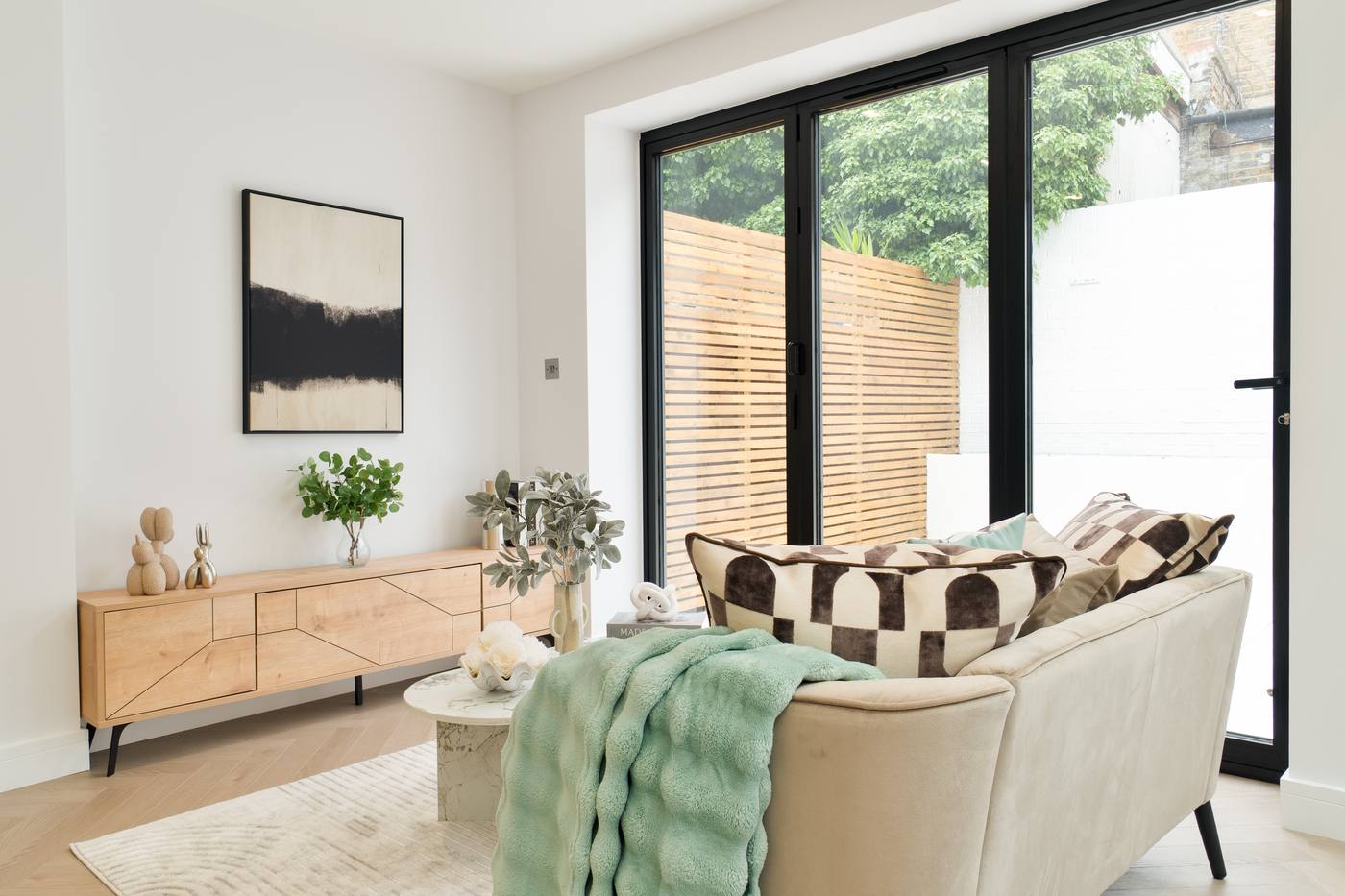 Living area to garden